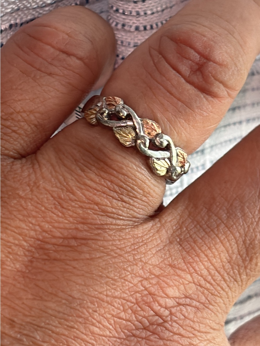12k Blackhills Gold & Sterling Silver Ring
